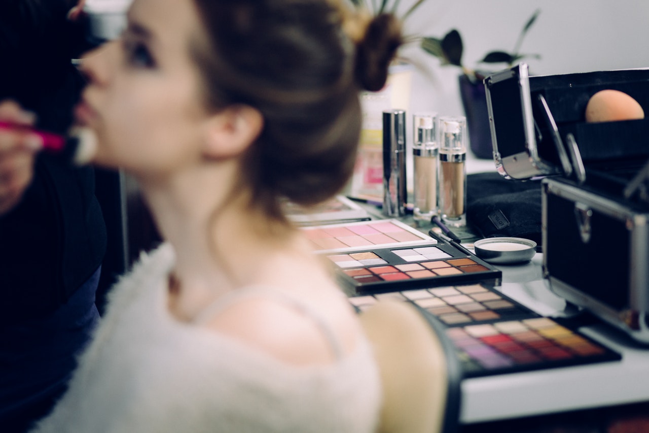 Life changing careers: Travel the world as a freelance makeup artist